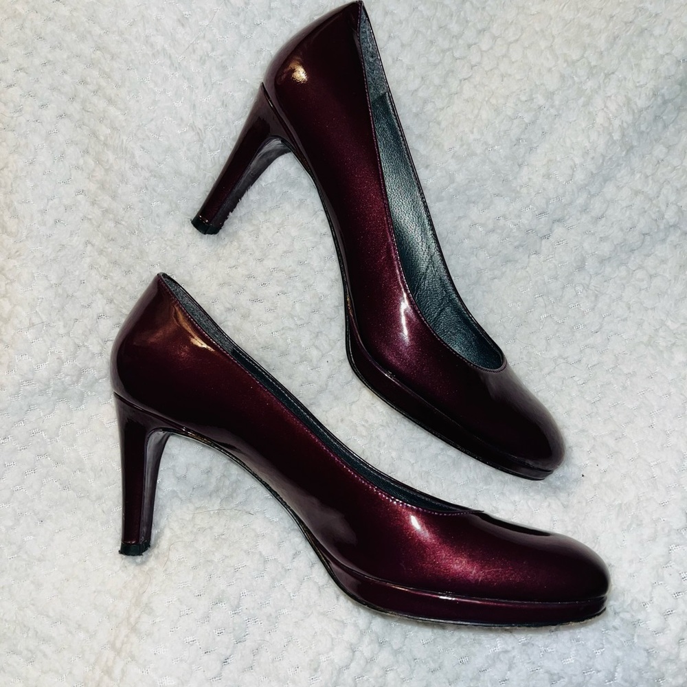 STUART WEITZMAN Heels Burgundy sz 7